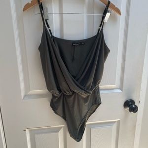 Boohoo olive green bodysuit 8